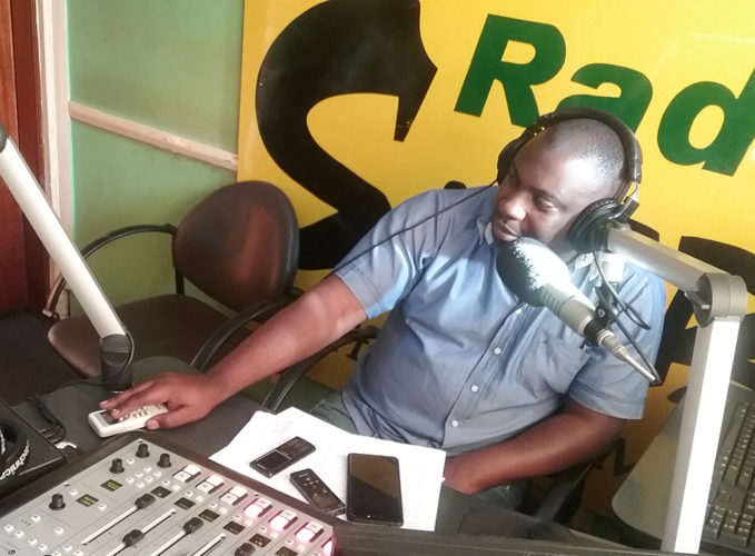 10 ans plus tard, Radio Simba en Ouganda développe des programmes de radio durables sur les patates douces à chair orange