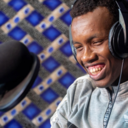 Apprentissage à distance par radio pour les communautés rurales de Somalie : Une initiative de la FAO