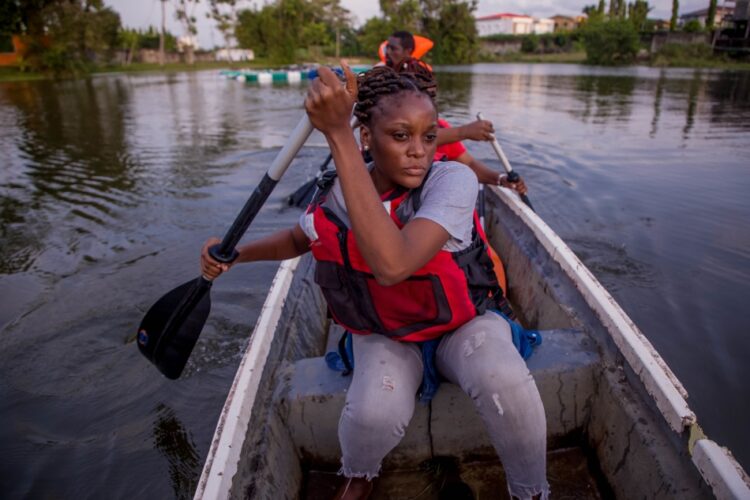 Au Gabon, la demande croissante de poisson offre de nouvelles perspectives aux jeunes dans l’aquaculture
