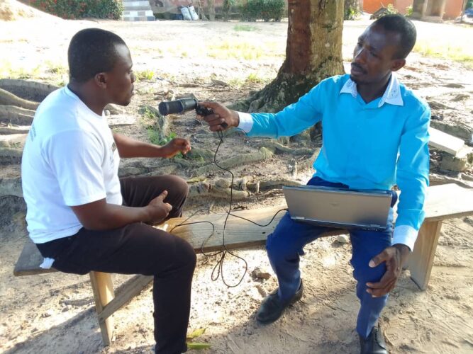 Kanien Radio broadcaster serving his community by promoting climate solutions