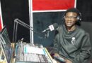 Connecter les communautés grâce aux plateformes numériques : David Bakasa développe une radio interactive